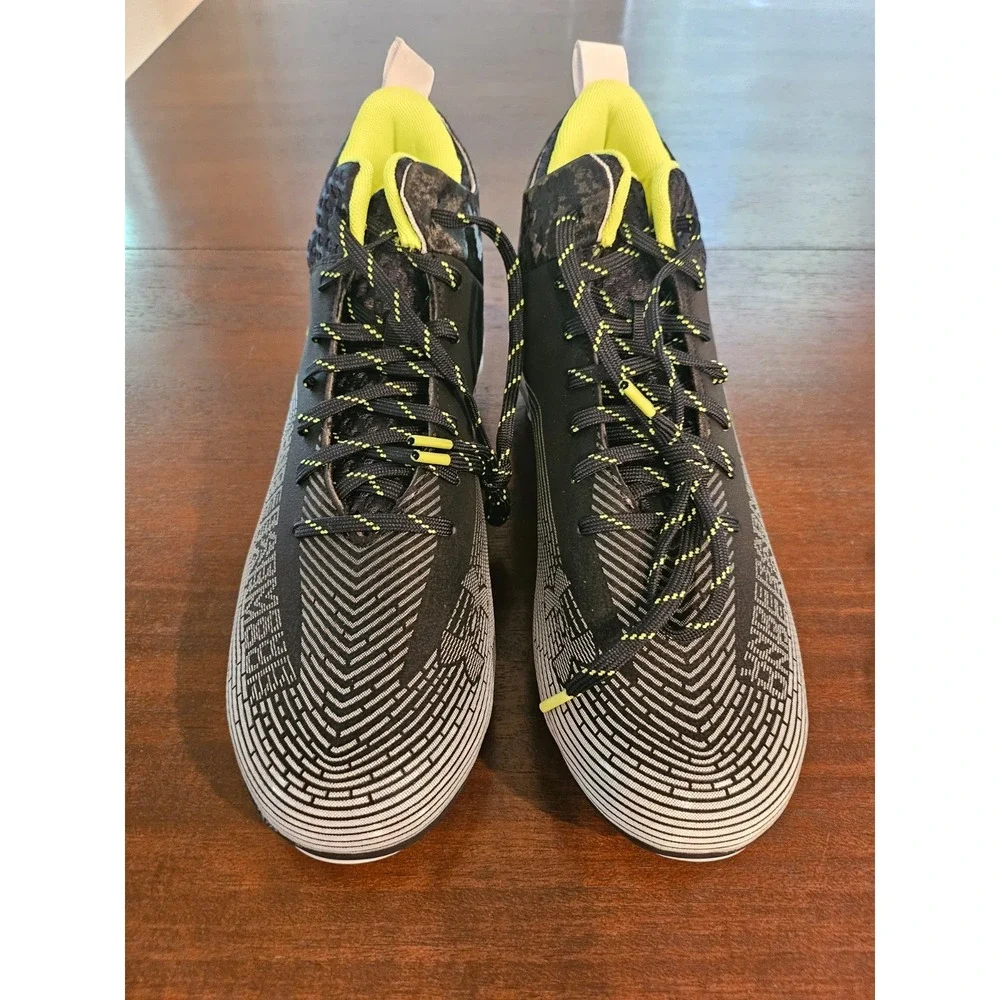 Under Armour Hammer MC 2.0 Men Shoes Sz 10.5 White Black Lace-Up Football Cleats